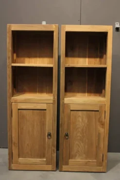 Hangend teakhouten kastje 40x20x120
