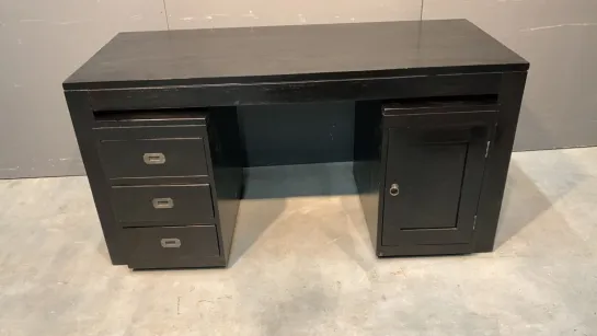 Koloniaal donker bureau