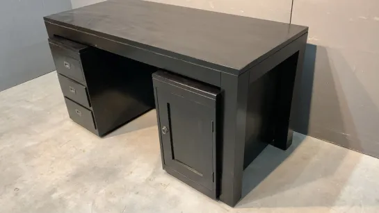 Koloniaal donker bureau