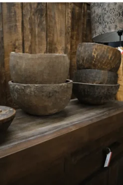 Oude houten schaal bruin