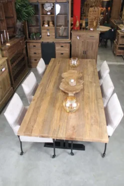 Oude teak eettafel