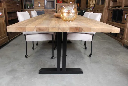 Oude teak eettafel