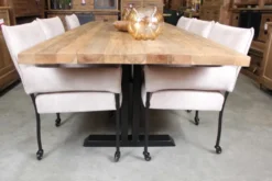 Oude teak eettafel