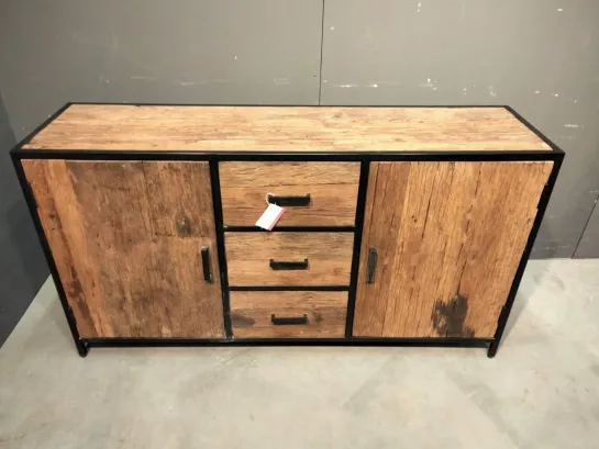 Railway houten dressoir 150x40x80h