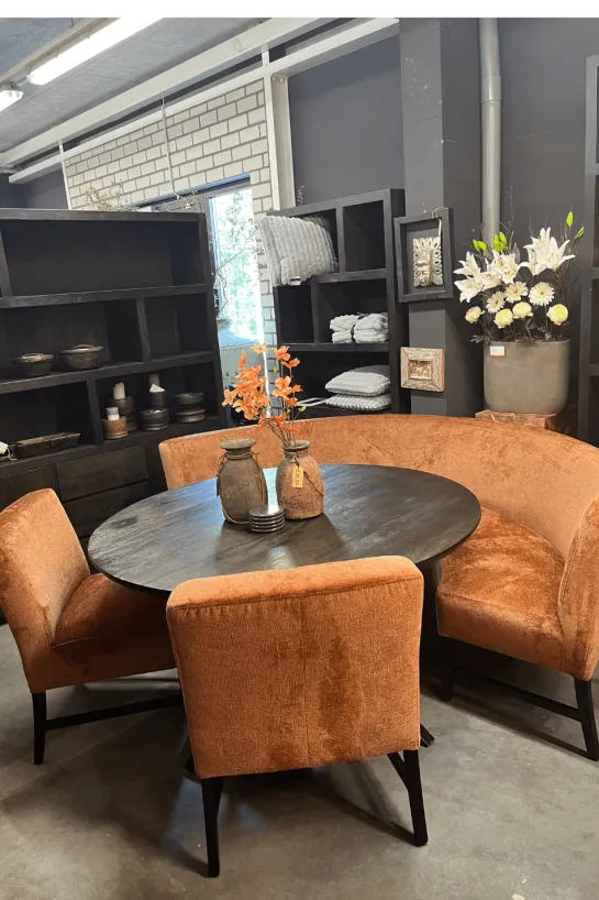 Ronde eetkamerbank met 2 stoelen