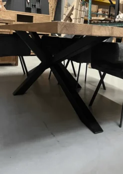 Teakhouten Eettafel met Zwarte Matrixpoot 280 cm