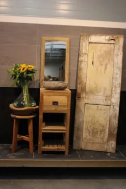 Teakhouten klein toiletkastje
