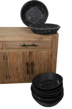 Zwarte oude houten schaal