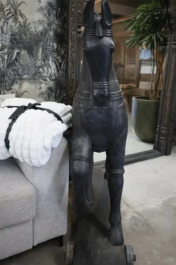 Zwart groot houten paard decoratie